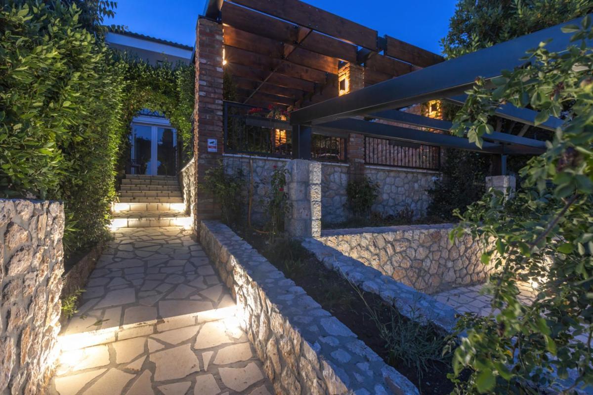Cvrk Family House Novi Vinodolski Exterior foto
